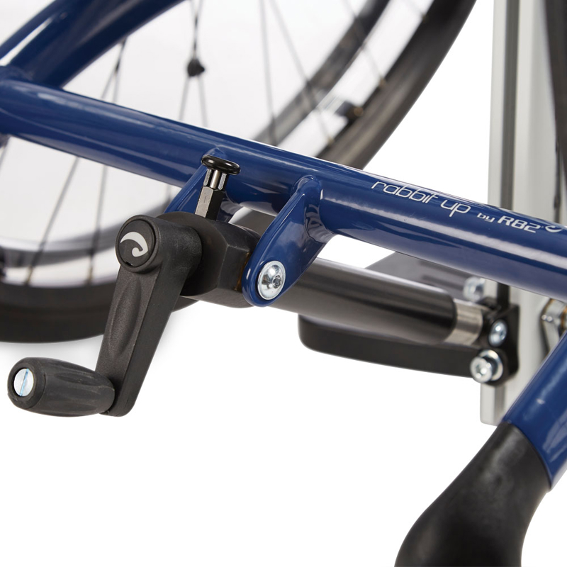 Angle adjustable centre bar