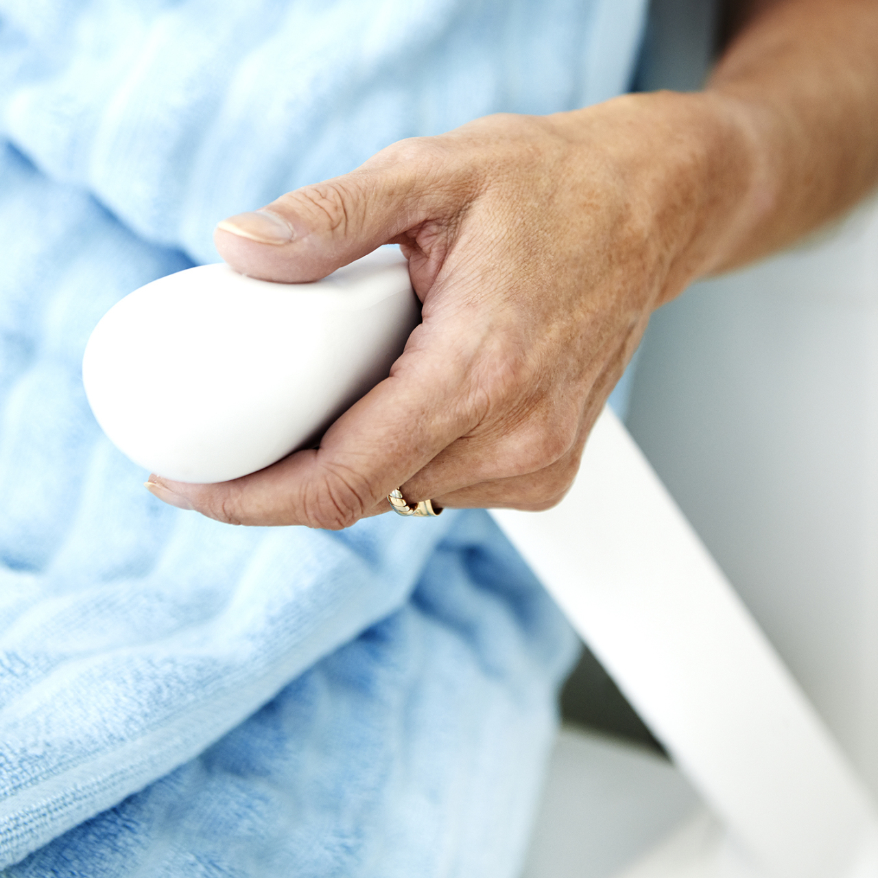 Easy-grip arm support