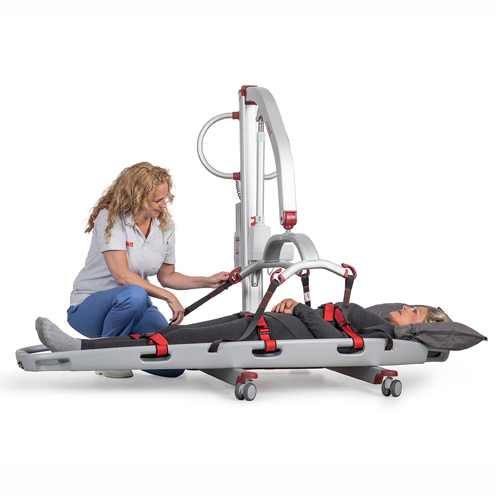 Easy hoisting with a stretcher