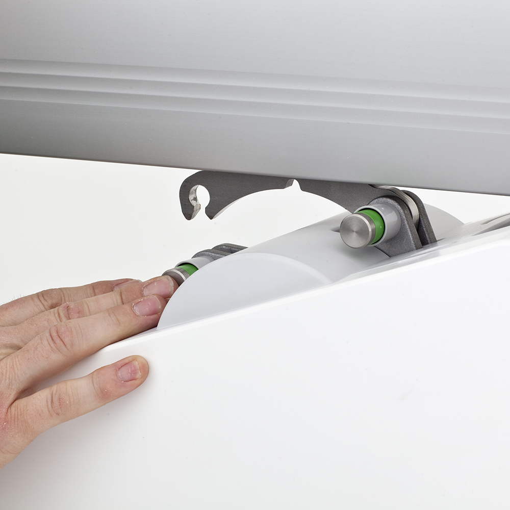 Quick-release device for trolley